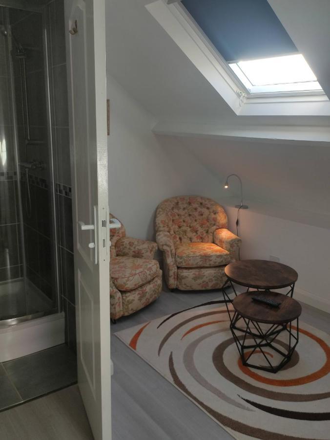 Le Jardin B&B Isigny-le-Buat Exterior foto